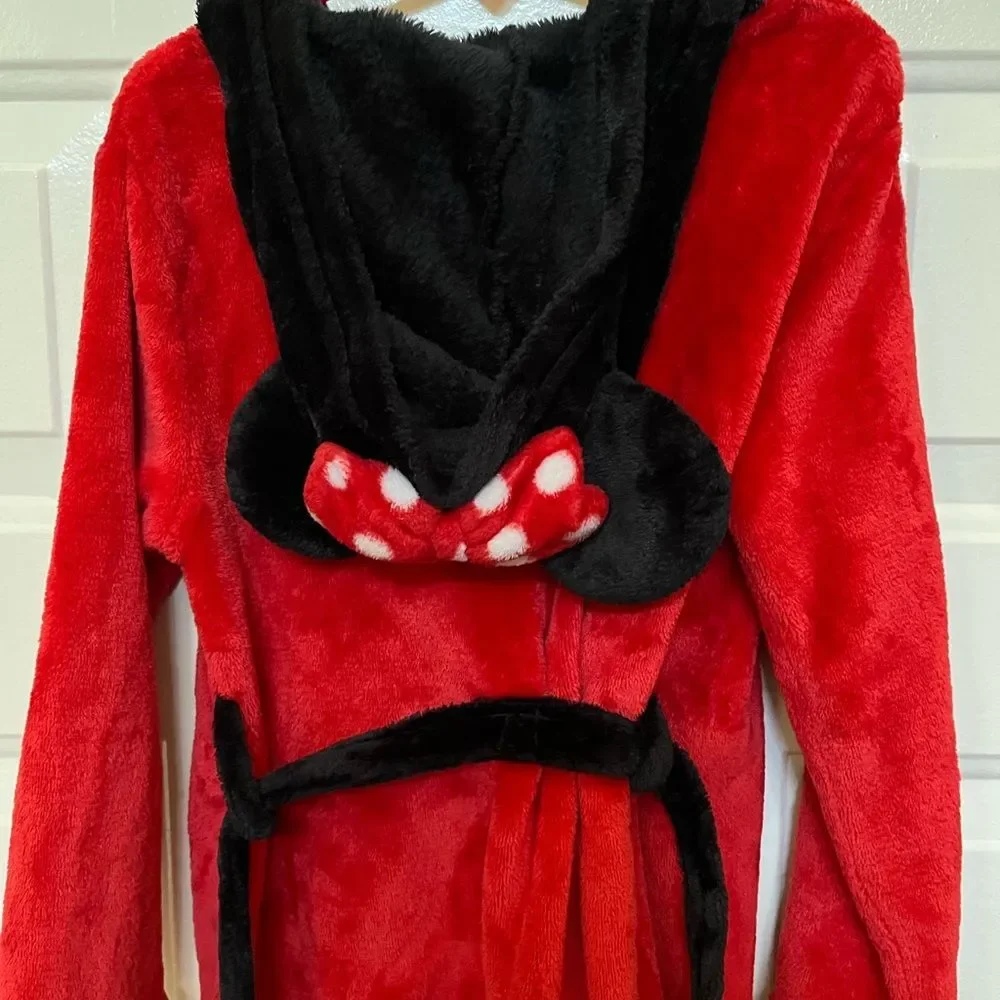 Minnie Mouse red and black bath robe
